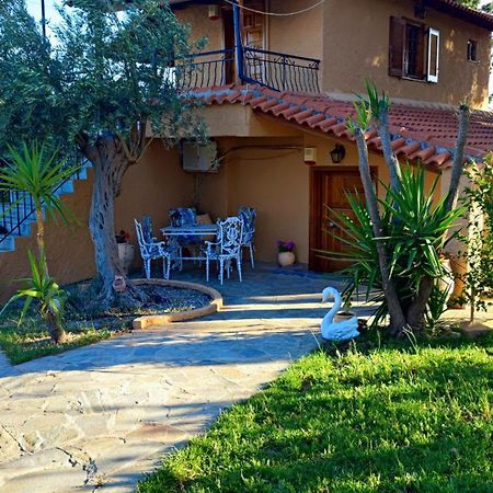 איוי תיאודורי Evas Guesthouse מראה חיצוני תמונה