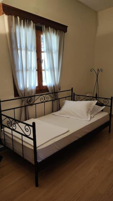איוי תיאודורי Evas Guesthouse מראה חיצוני תמונה