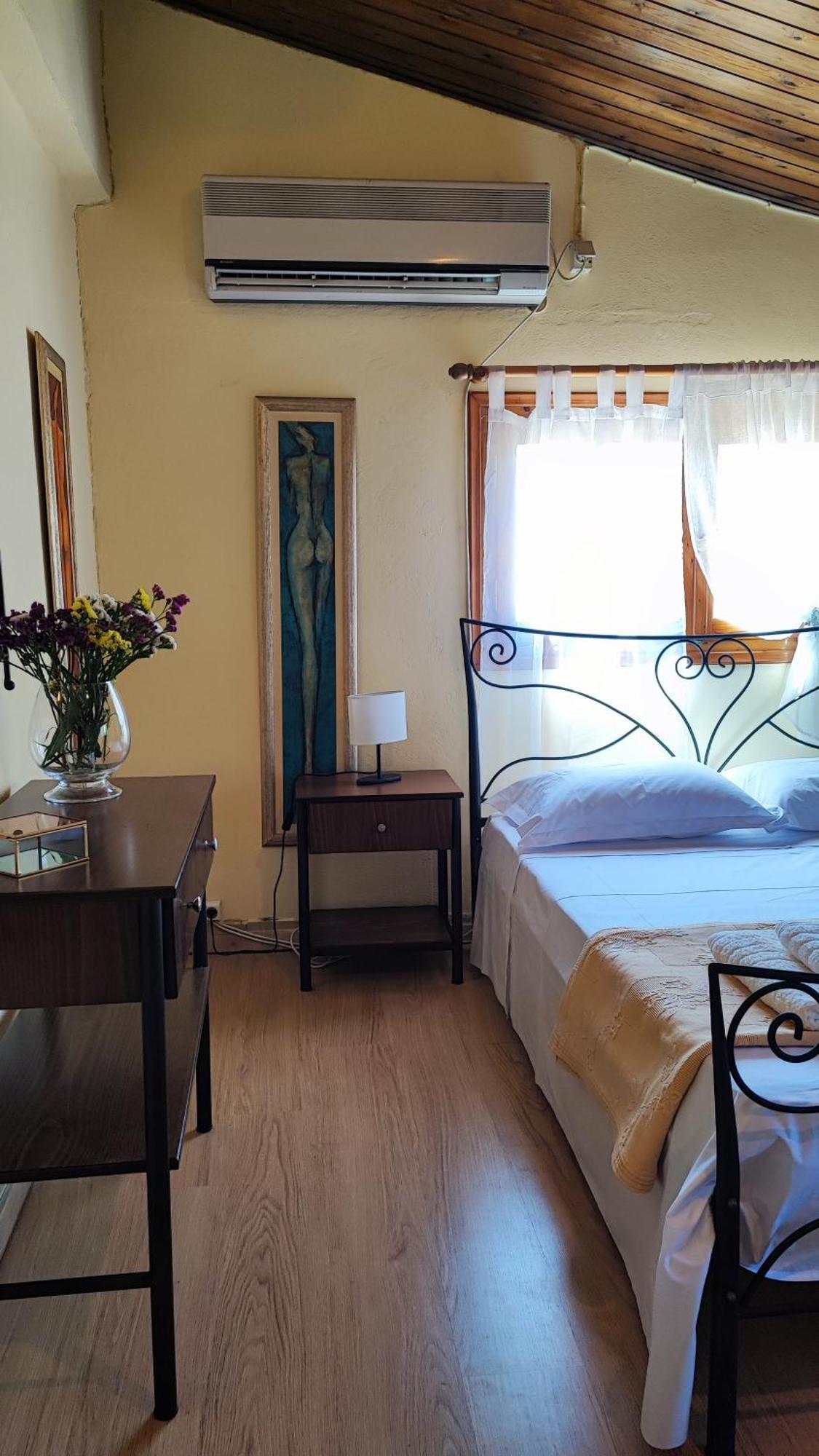 איוי תיאודורי Evas Guesthouse מראה חיצוני תמונה